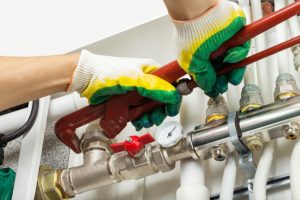 Techs_and_Plumbers_iStock_000040766600_Double_800x533